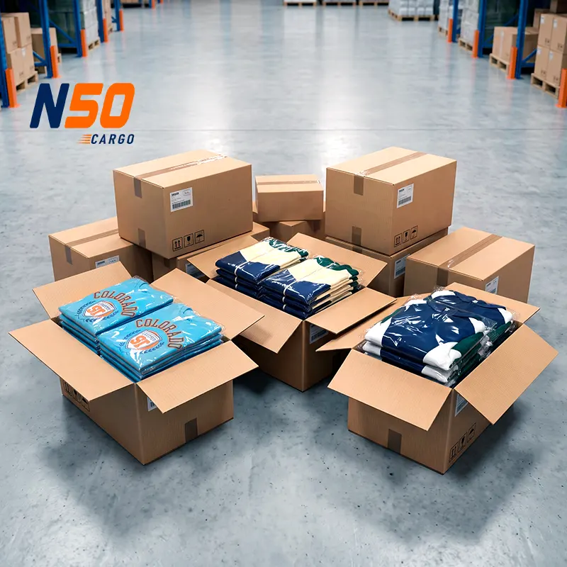 Cajas con prendas y ropa provenientes de Gamarra